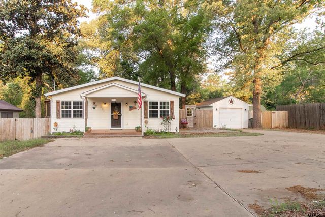201 Willowbrook Ave, Tyler, TX 75702