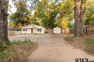 201 Willowbrook Ave, Tyler, TX 75702