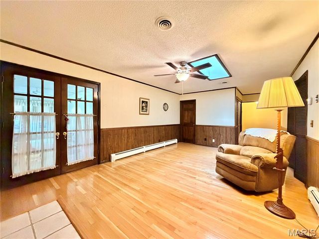 205 Woodridge Drive, Swansea, IL 62226