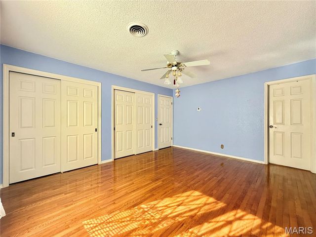 205 Woodridge Drive, Swansea, IL 62226
