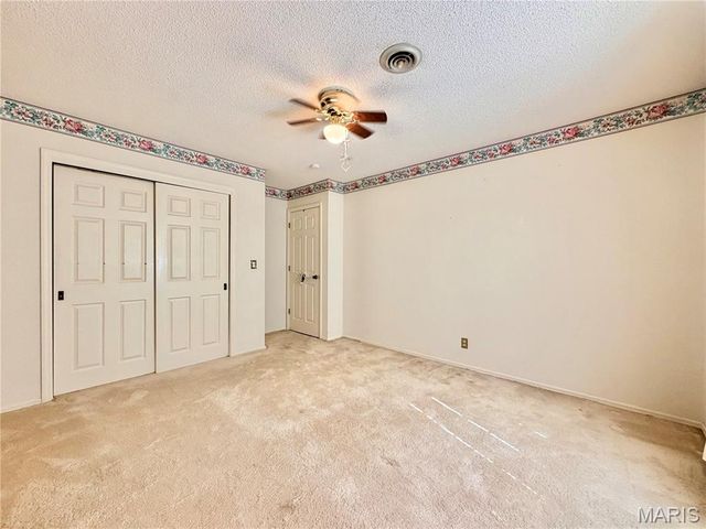 205 Woodridge Drive, Swansea, IL 62226