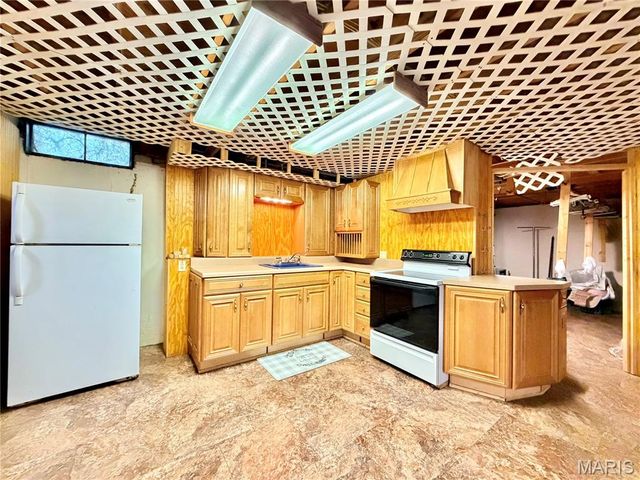 205 Woodridge Drive, Swansea, IL 62226