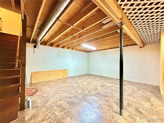 205 Woodridge Drive, Swansea, IL 62226