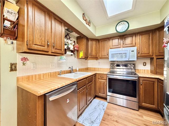205 Woodridge Drive, Swansea, IL 62226