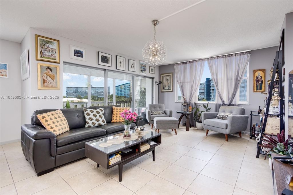 4330 Hillcrest Dr 519, Hollywood, FL 33021