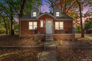 20705 Westhampon Ave, Southfield, MI 48075