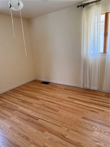 432 Violet Dr, Lower Burrell, PA 15068