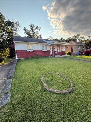 432 Violet Dr, Lower Burrell, PA 15068