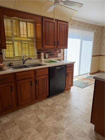 432 Violet Dr, Lower Burrell, PA 15068