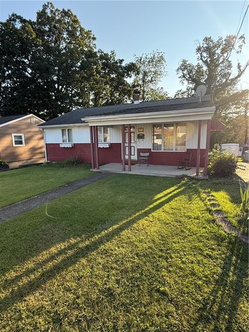 432 Violet Dr, Lower Burrell, PA 15068