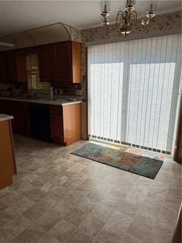 432 Violet Dr, Lower Burrell, PA 15068