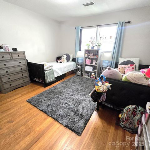 135 42nd Avenue Circle NE, Hickory, NC 28601