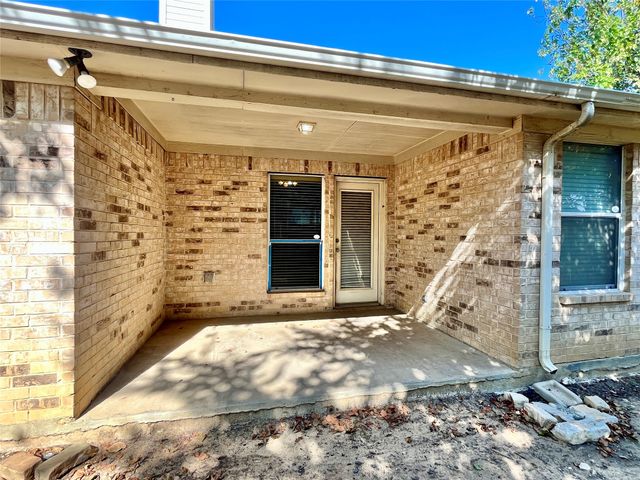 8055 Raleigh Drive, Fort Worth, TX 76123