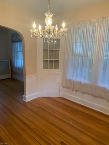 32 Hamilton Rd, Verona Twp., NJ 07044