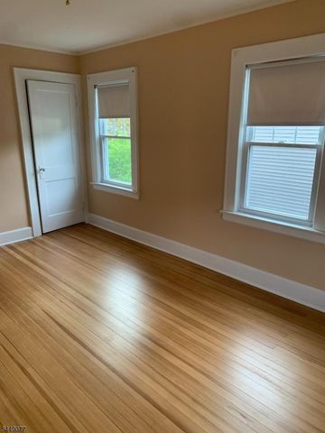 32 Hamilton Rd, Verona Twp., NJ 07044