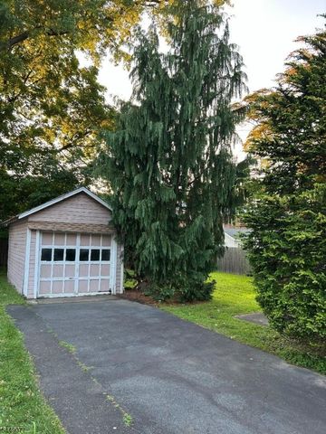 32 Hamilton Rd, Verona Twp., NJ 07044