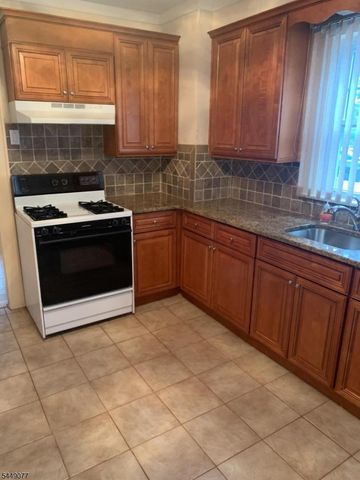 32 Hamilton Rd, Verona Twp., NJ 07044