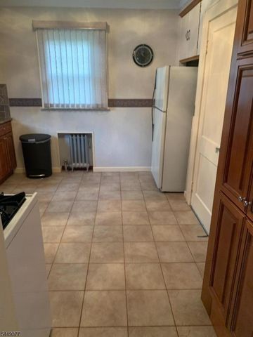 32 Hamilton Rd, Verona Twp., NJ 07044