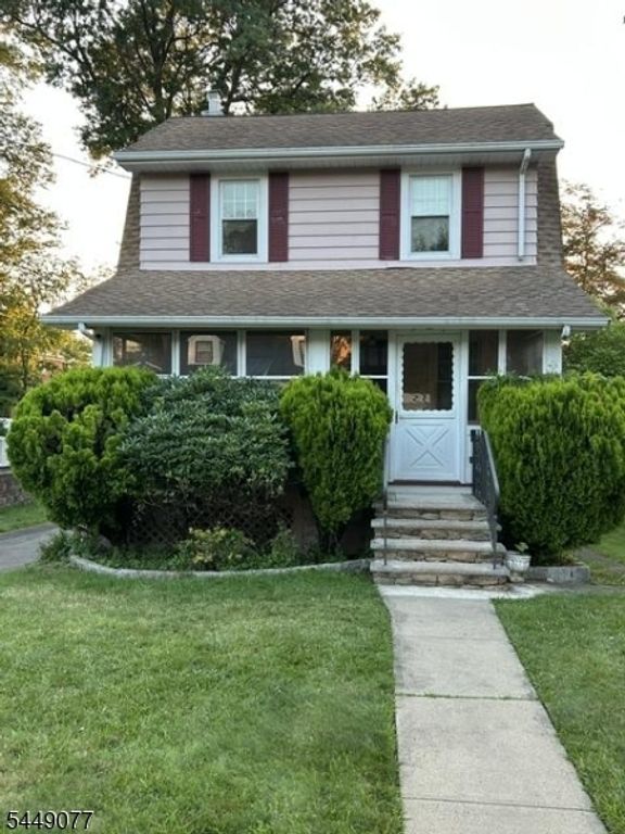 32 Hamilton Rd, Verona Twp., NJ 07044