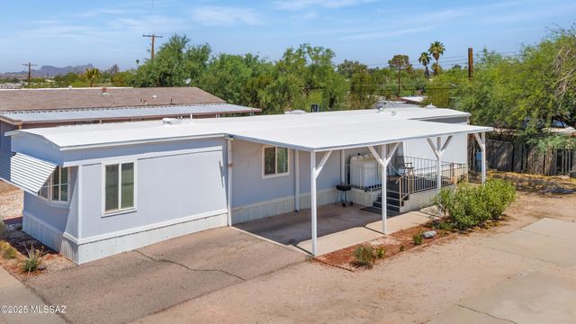 1924 W Desert Broom Lane, Tucson, AZ 85705