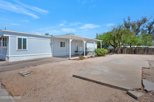1924 W Desert Broom Lane, Tucson, AZ 85705