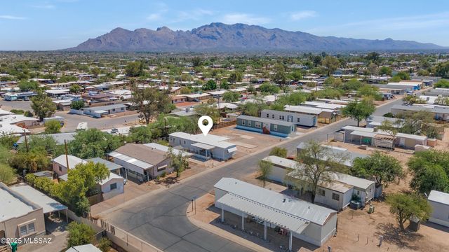 1924 W Desert Broom Lane, Tucson, AZ 85705