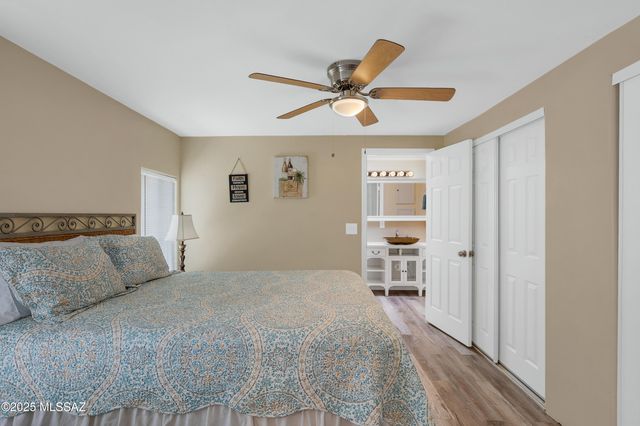 1924 W Desert Broom Lane, Tucson, AZ 85705