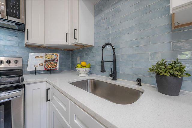 203 W 26TH AVENUE, Tampa, FL 33603