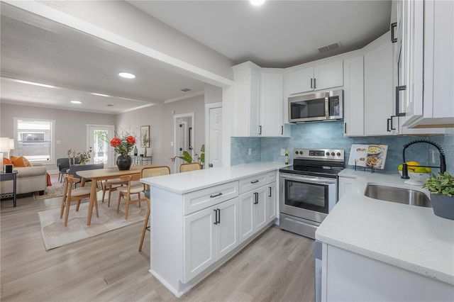 203 W 26TH AVENUE, Tampa, FL 33603