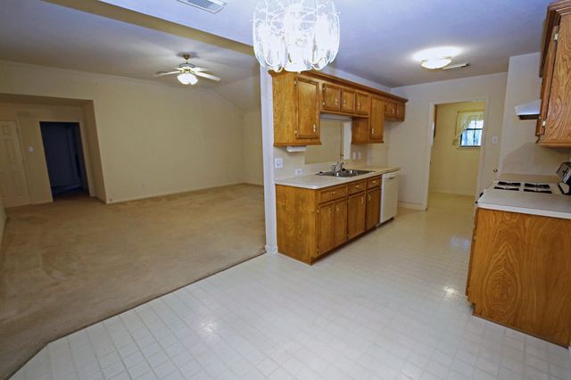 12002 10th Street, Santa Fe, TX 77510