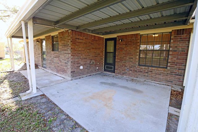 12002 10th Street, Santa Fe, TX 77510