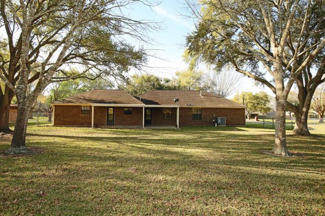 12002 10th Street, Santa Fe, TX 77510