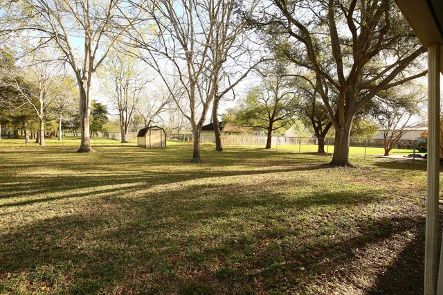 12002 10th Street, Santa Fe, TX 77510