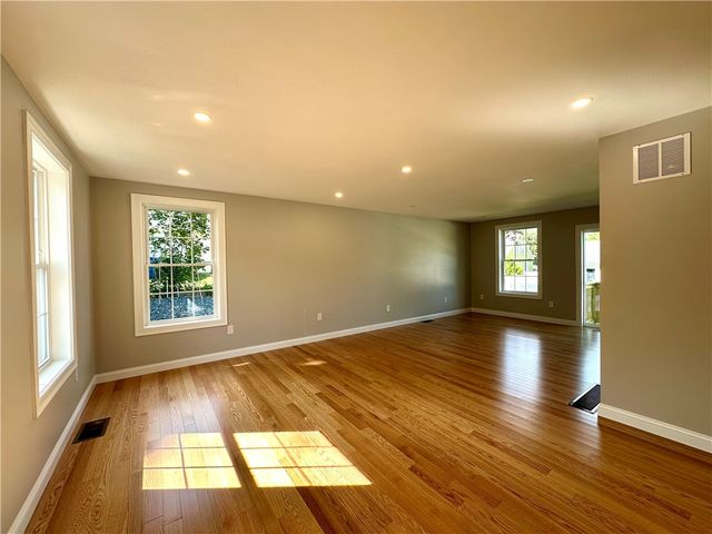 253 Central Street, Lincoln, RI 02838