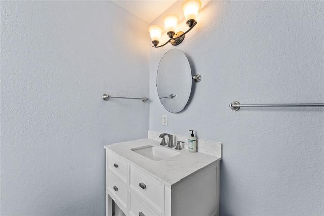 3910 W VASCONIA STREET, Tampa, FL 33629