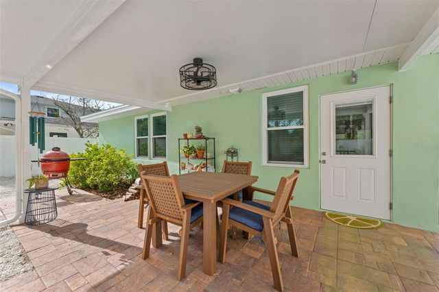 3910 W VASCONIA STREET, Tampa, FL 33629