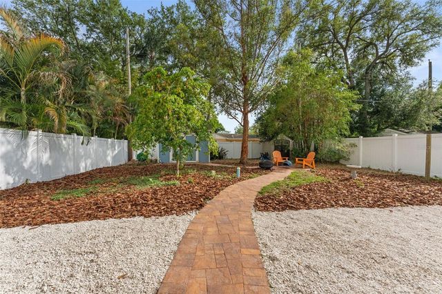 3910 W VASCONIA STREET, Tampa, FL 33629