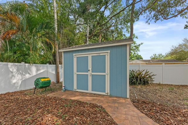 3910 W VASCONIA STREET, Tampa, FL 33629