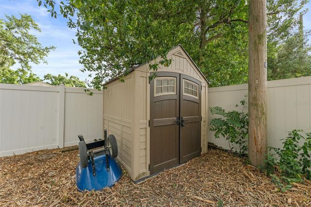 3910 W VASCONIA STREET, Tampa, FL 33629