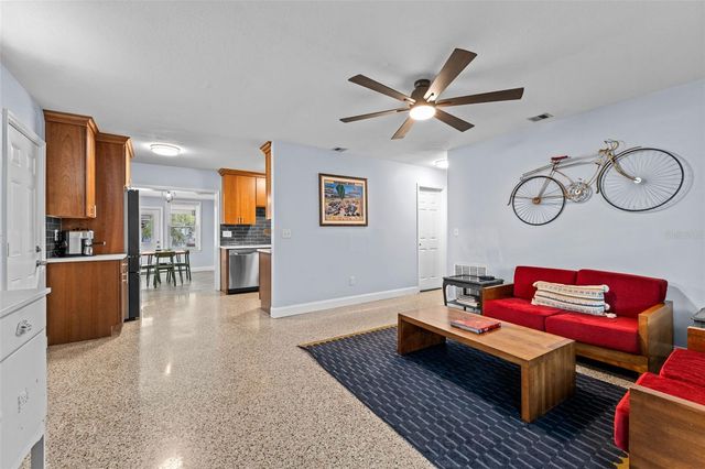 3910 W VASCONIA STREET, Tampa, FL 33629