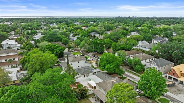 3910 W VASCONIA STREET, Tampa, FL 33629