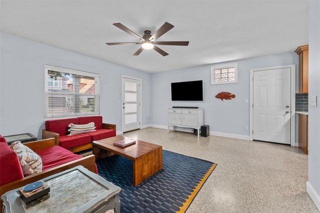 3910 W VASCONIA STREET, Tampa, FL 33629