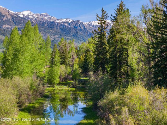 4260 W RIVER SPRINGS Drive, Wilson, WY 83014