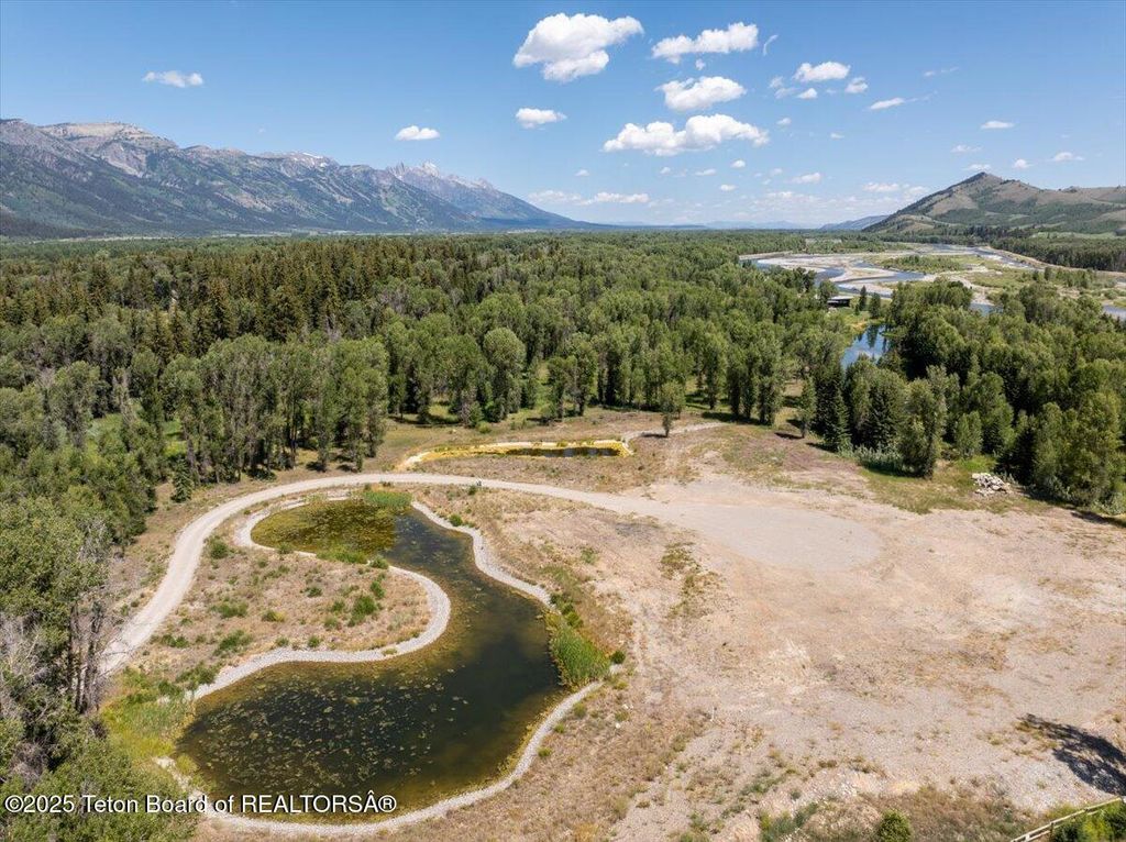 4260 W RIVER SPRINGS Drive, Wilson, WY 83014 photo 4