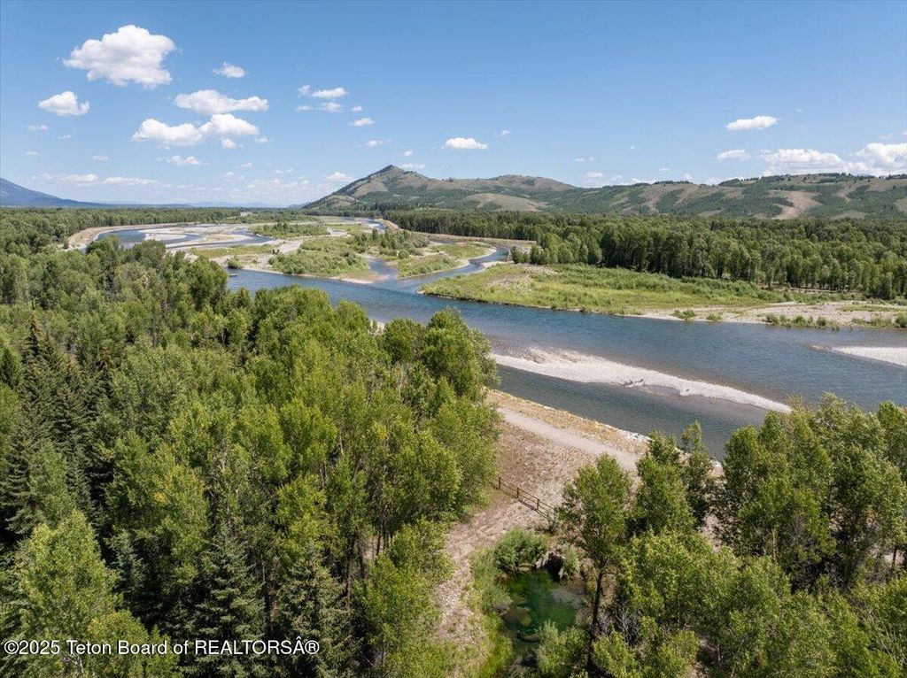 4260 W RIVER SPRINGS Drive, Wilson, WY 83014 photo 8