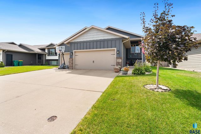 3017 S Keyrell Dr Drive, Sioux Falls, SD 57106