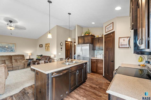 3017 S Keyrell Dr Drive, Sioux Falls, SD 57106