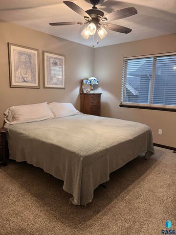 3017 S Keyrell Dr Drive, Sioux Falls, SD 57106