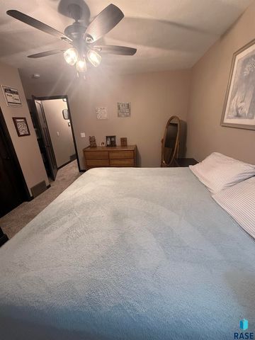 3017 S Keyrell Dr Drive, Sioux Falls, SD 57106