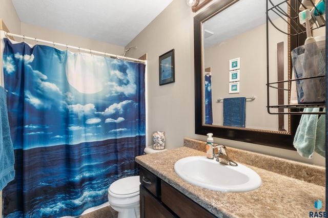 3017 S Keyrell Dr Drive, Sioux Falls, SD 57106